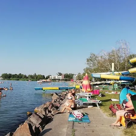 Lakeside * שיופוק